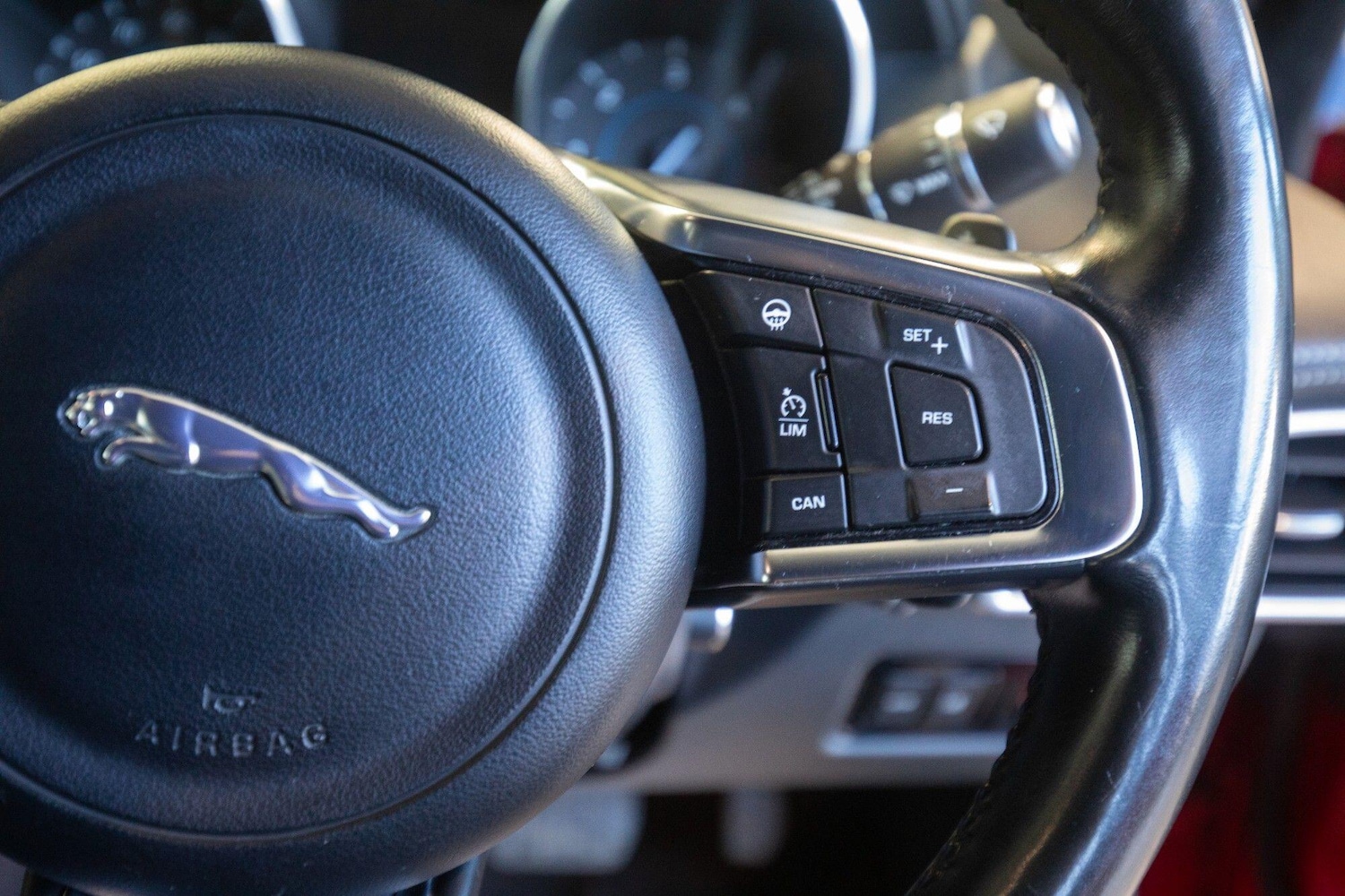 Used Jaguar XE 2016 for sale - 77658801: Photo 18