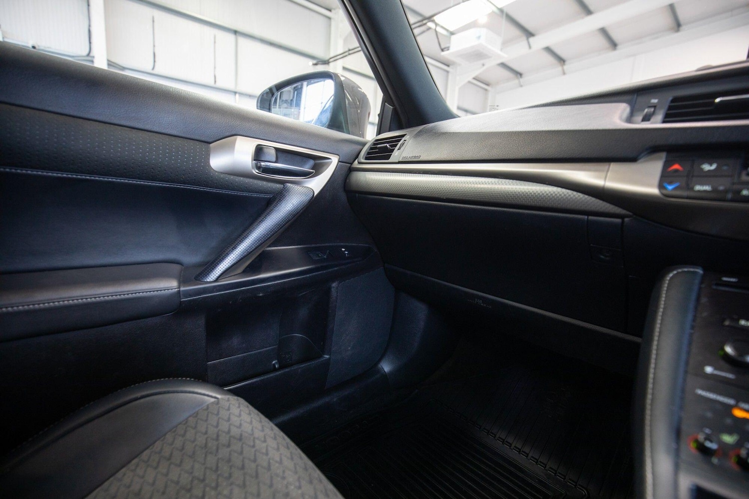 Used Lexus CT 2017 for sale - 78204106: Photo 28