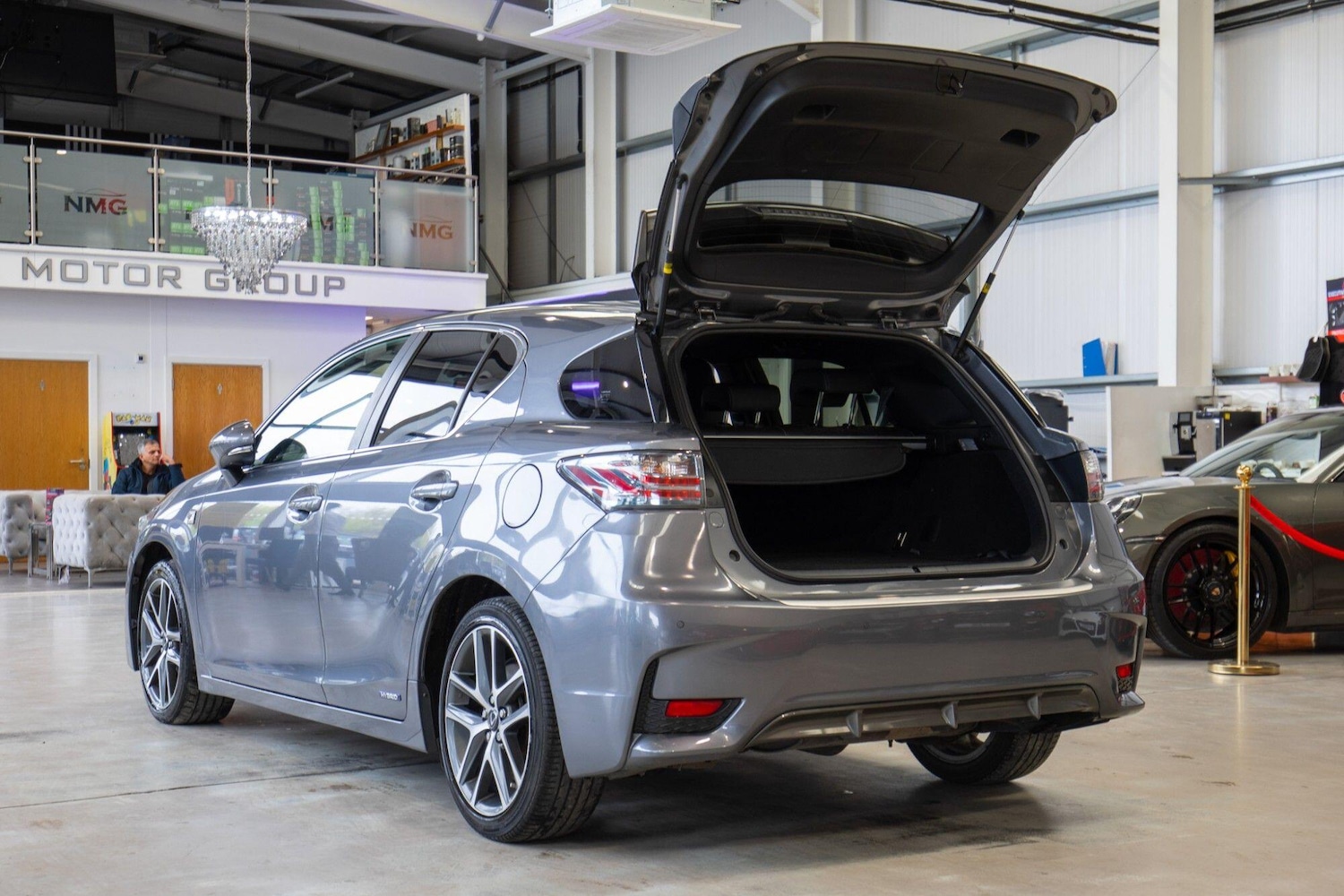 Used Lexus CT 2017 for sale - 78204106: Photo 4