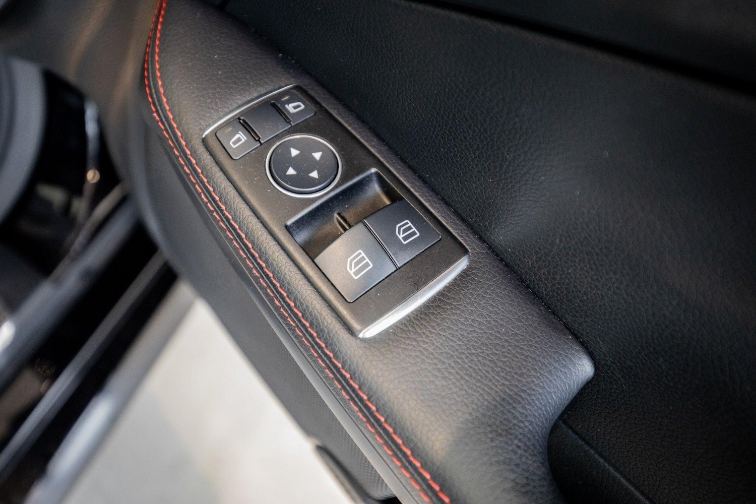 Used Mercedes-Benz SLK 2013 for sale - 76824044: Photo 14