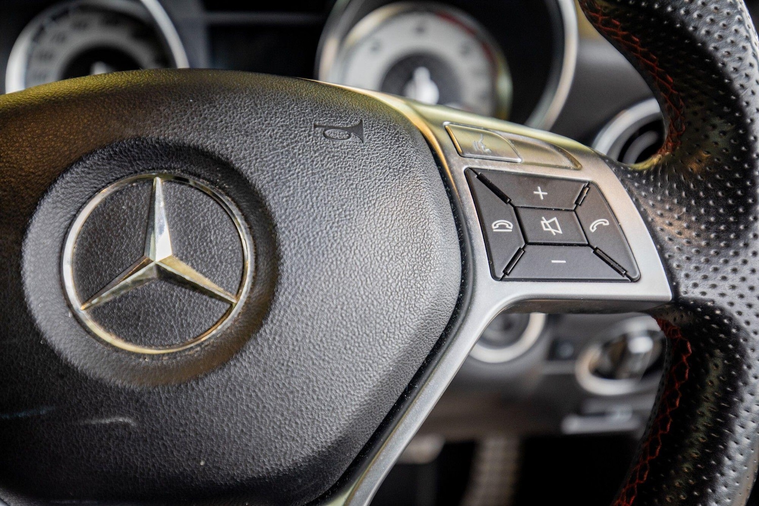 Used Mercedes-Benz SLK 2013 for sale - 76824044: Photo 19