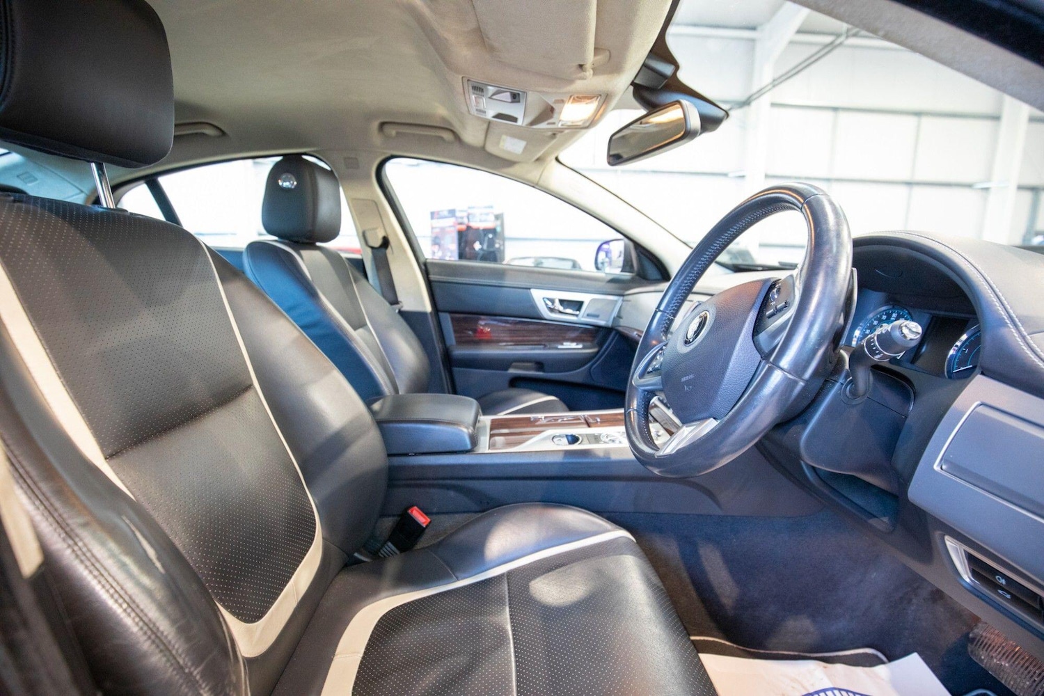 Used Jaguar XF 2014 for sale - 78156641: Photo 3