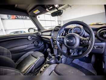 Used MINI Convertible 2016 for sale - 76823788: Photo