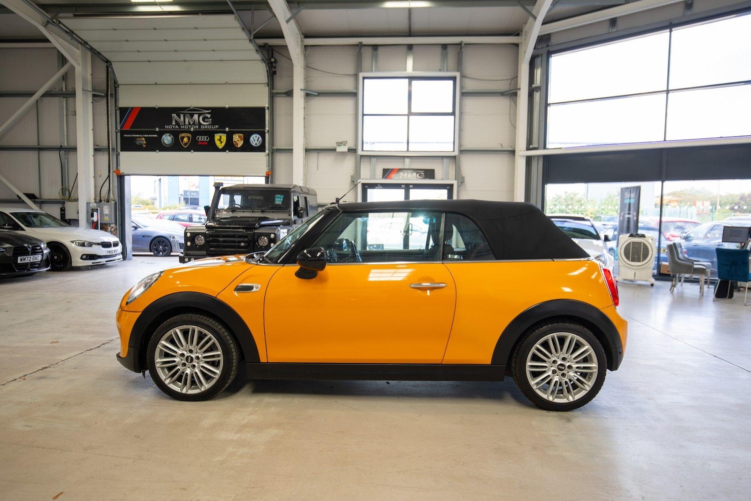 Used MINI Convertible 2016 for sale - 76823788: Photo 32