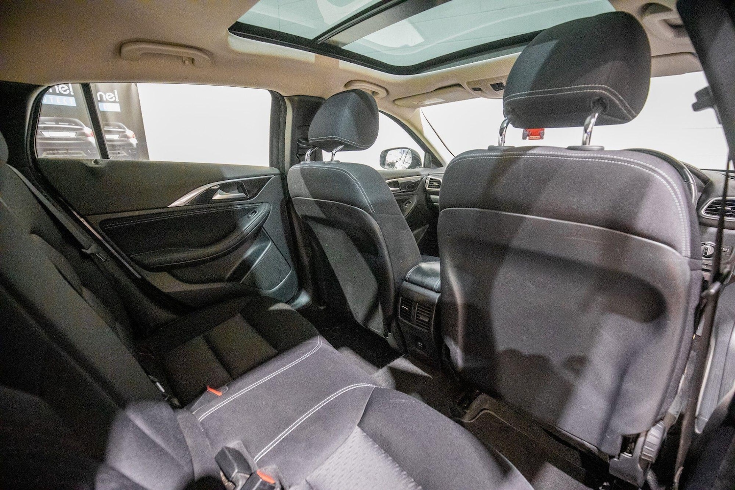 Used Infiniti QX30 2018 for sale - 77467951: Photo 12