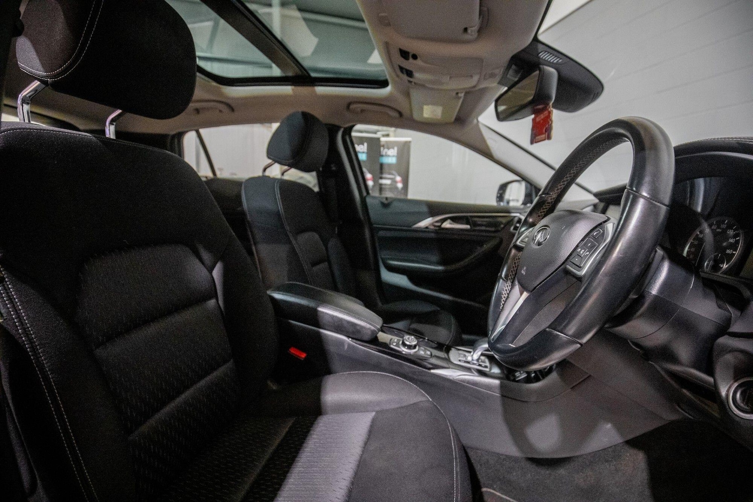 Used Infiniti QX30 2018 for sale - 77467951: Photo 15