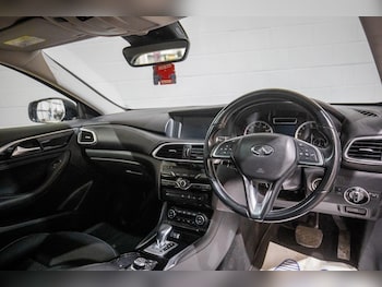 Used Infiniti QX30 2018 for sale - 77467951: Photo