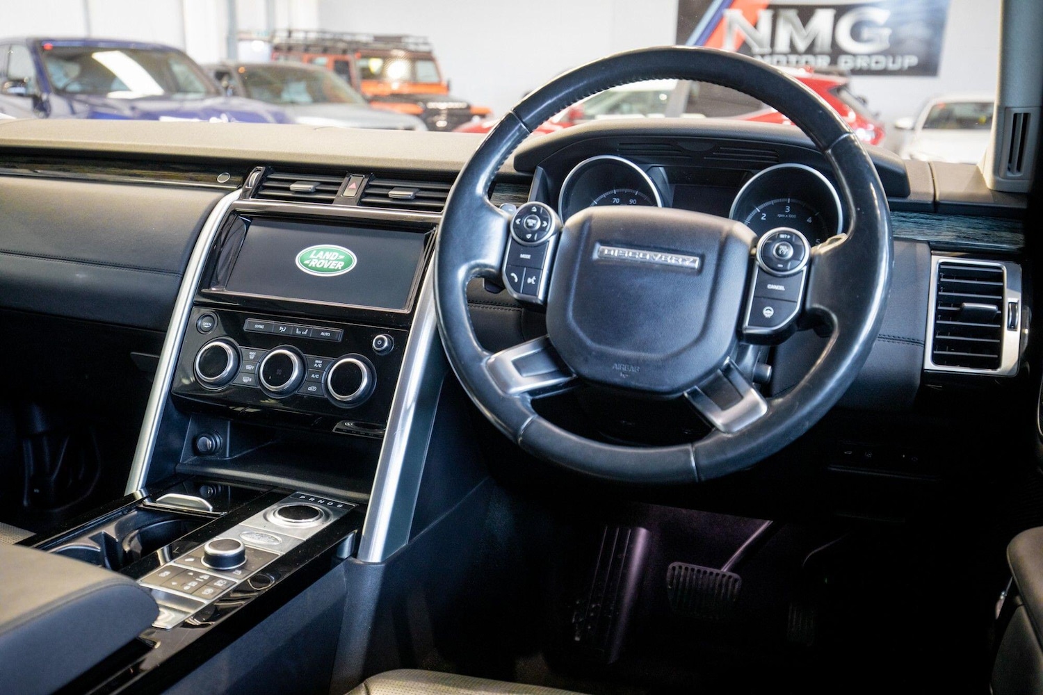 Used Land Rover Discovery 2017 for sale - 78148306: Photo 2