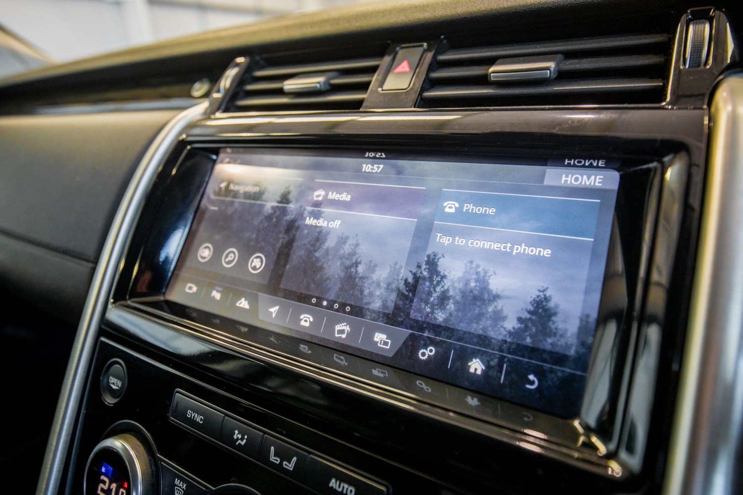 Used Land Rover Discovery 2017 for sale - 78148306: Photo 25