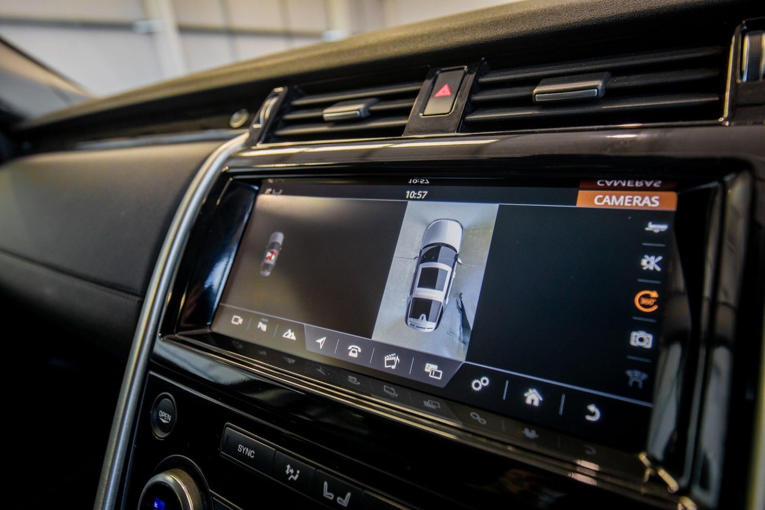 Used Land Rover Discovery 2017 for sale - 78148306: Photo 26