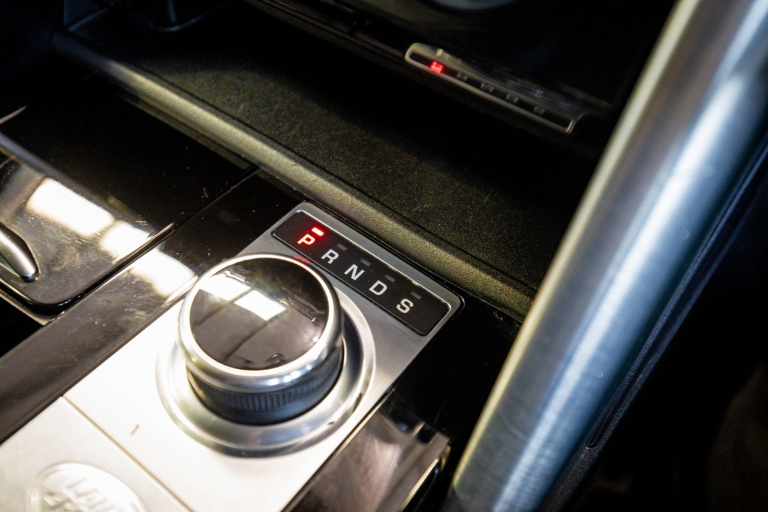 Used Land Rover Discovery 2017 for sale - 78148306: Photo 31