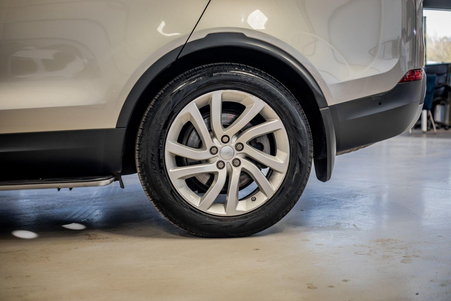 Used Land Rover Discovery 2017 for sale - 78148306: Photo 7