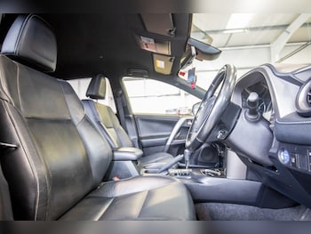 Used Toyota RAV4 2018 for sale - 77809175: Photo