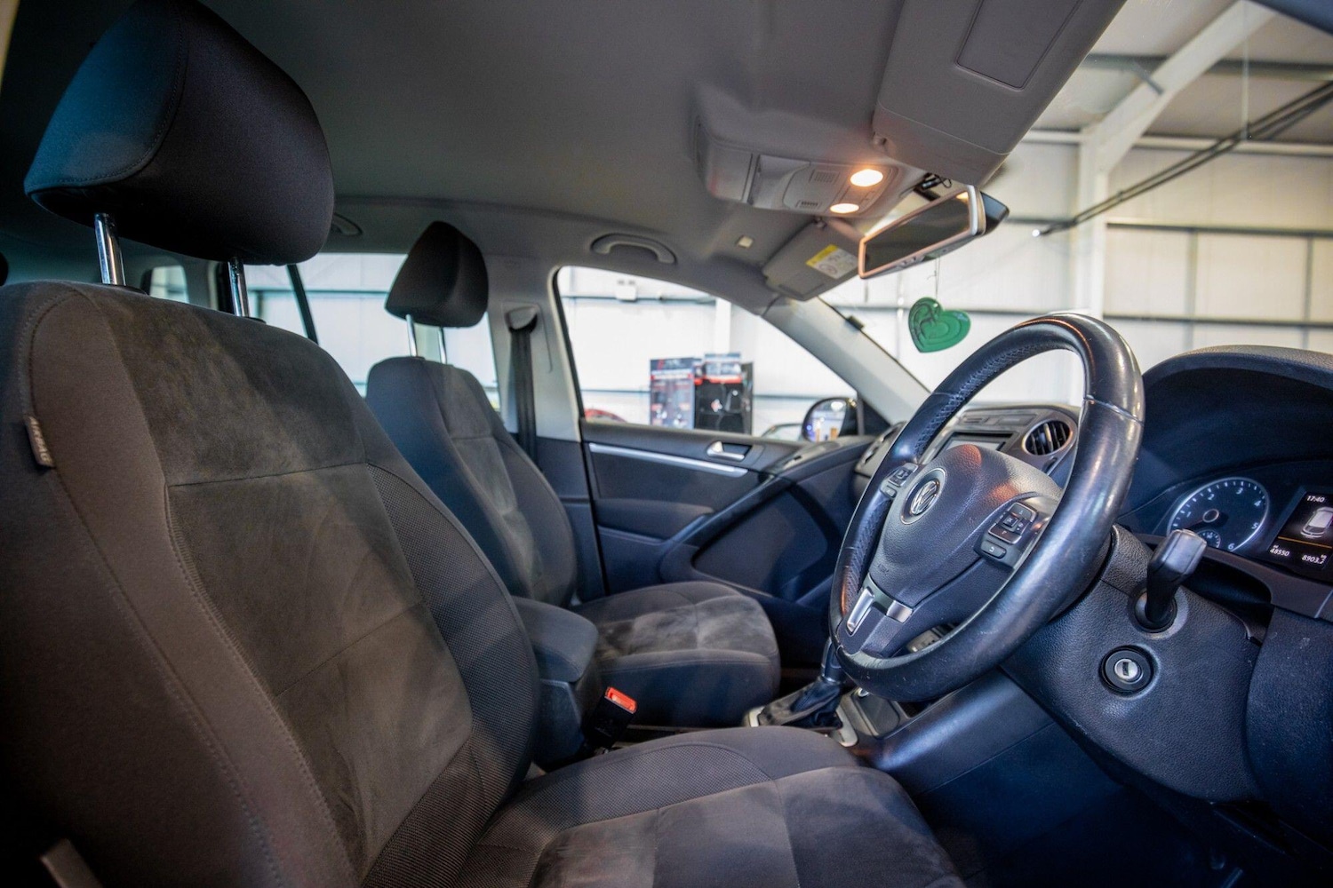 Used Volkswagen Tiguan 2015 for sale - 77722628: Photo 4