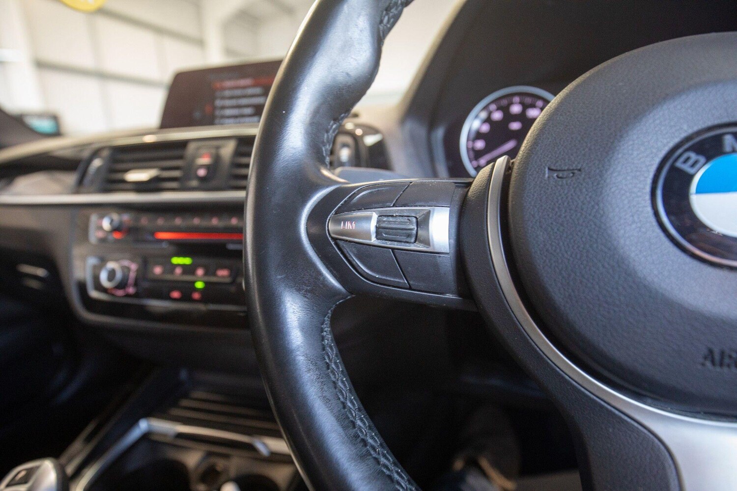 Used BMW 1 Series 2018 for sale - 77015987: Photo 32