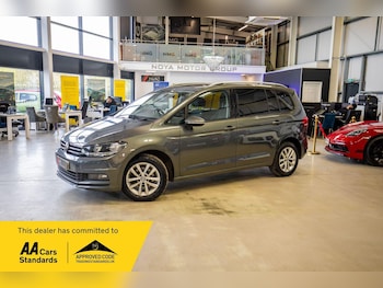 Used Volkswagen Touran 2018 for sale - 78135704: Photo