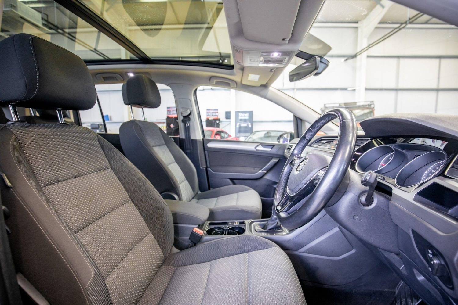 Used Volkswagen Touran for sale - 78135704: Photo 3