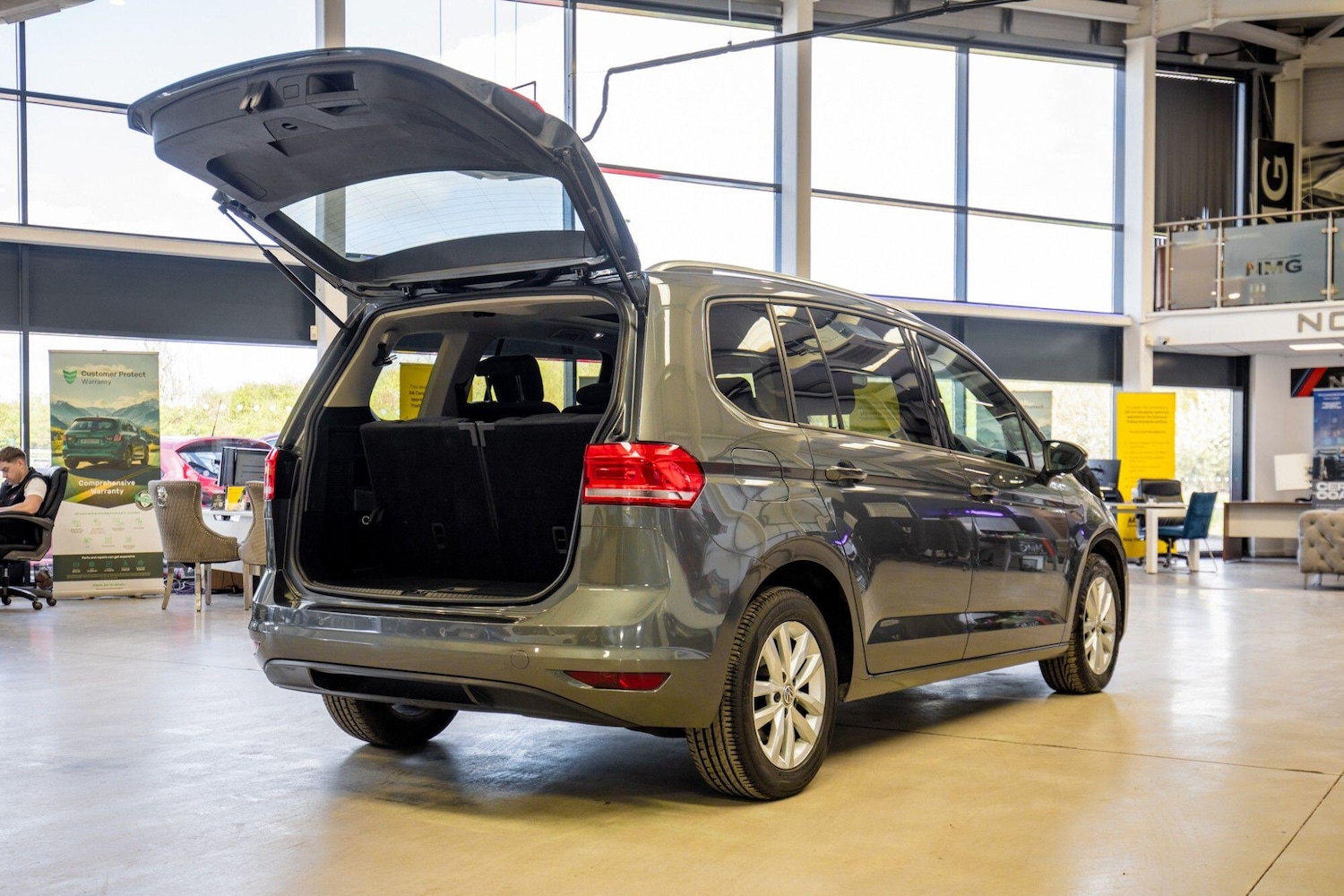 Used Volkswagen Touran for sale - 78135704: Photo 34