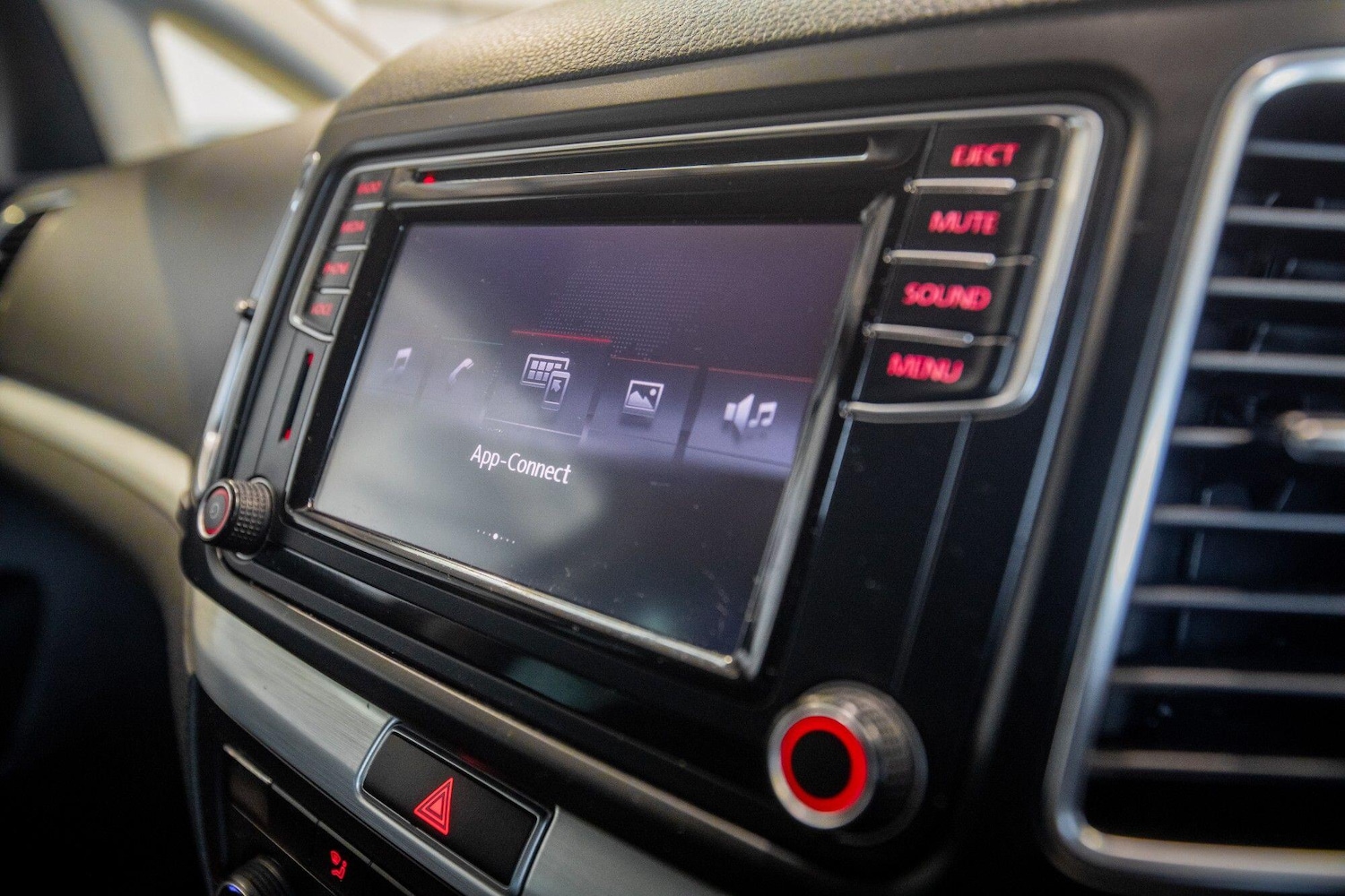 Used Volkswagen Sharan 2016 for sale - 77612495: Photo 25