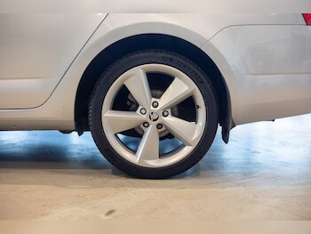 Used Skoda Octavia 2013 for sale - 76823745: Photo