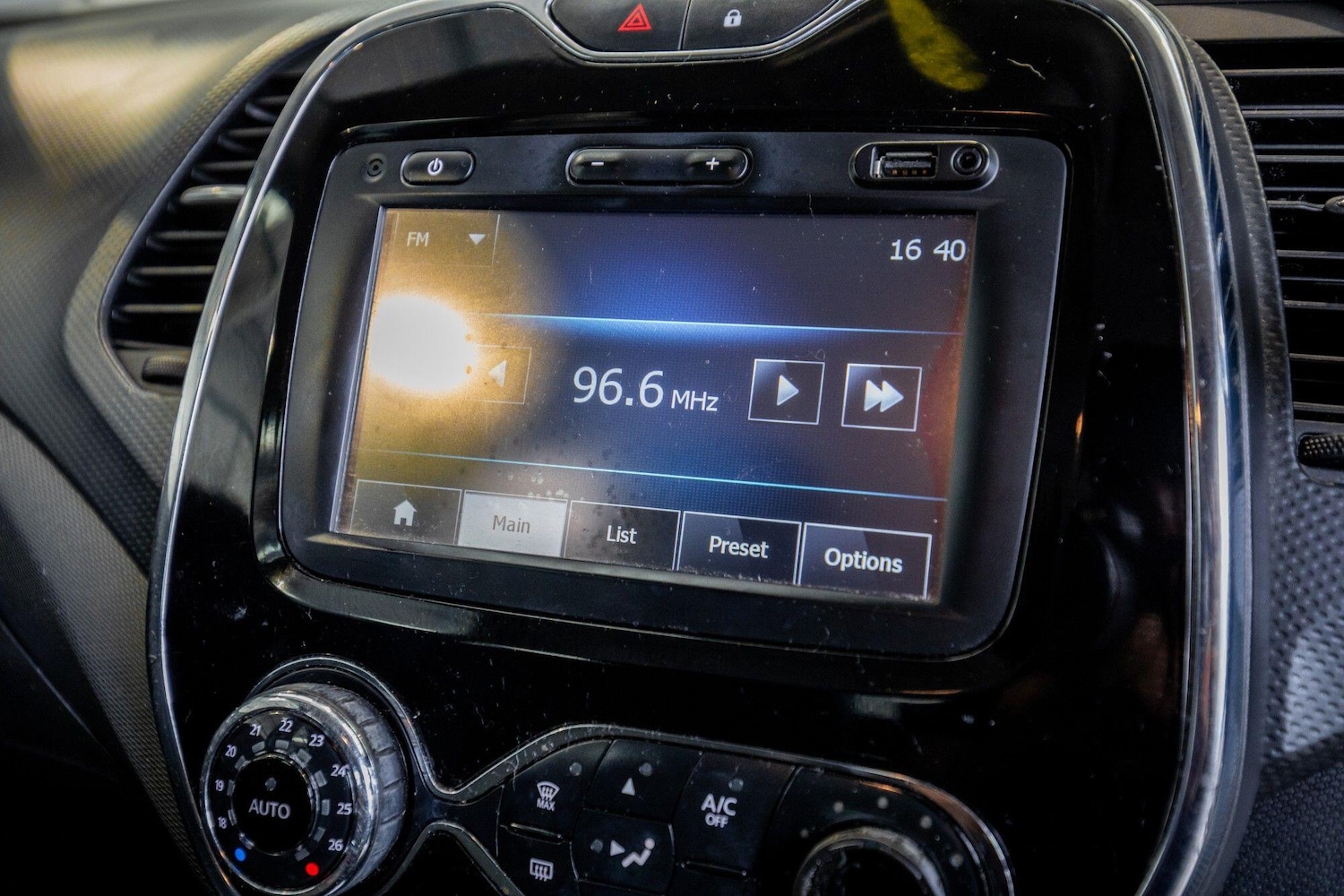 Used Renault Captur 2015 for sale - 77957584: Photo 21