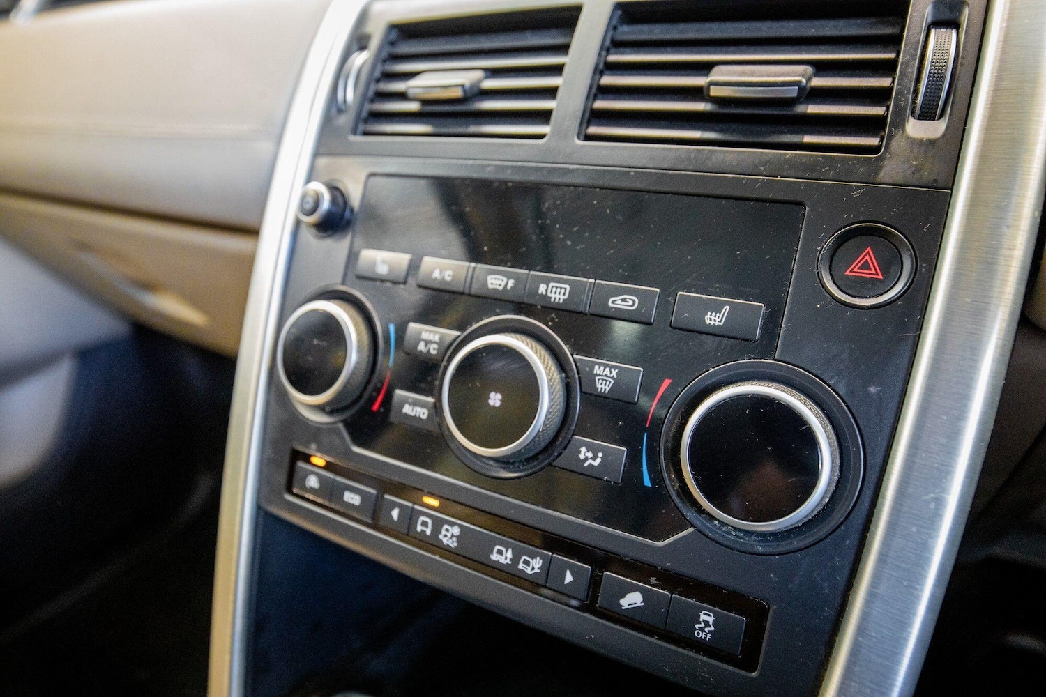 Used Land Rover Discovery Sport 2016 for sale - 77214857: Photo 32