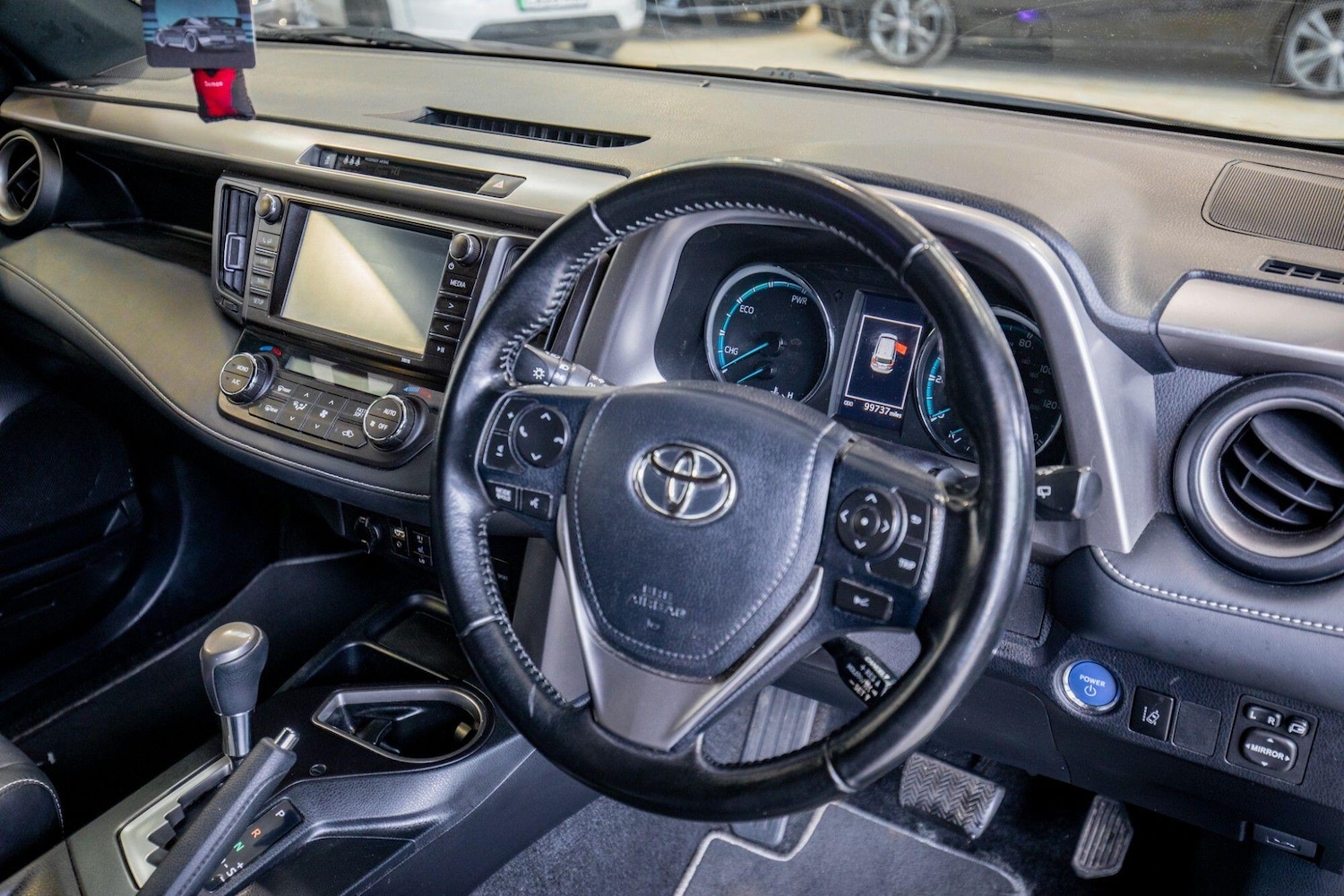 Used Toyota RAV4 2018 for sale - 77737910: Photo 2