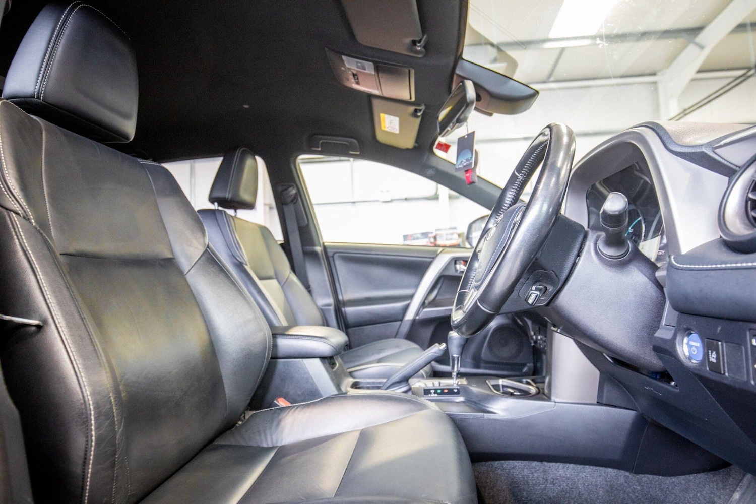 Used Toyota RAV4 2018 for sale - 77737910: Photo 3