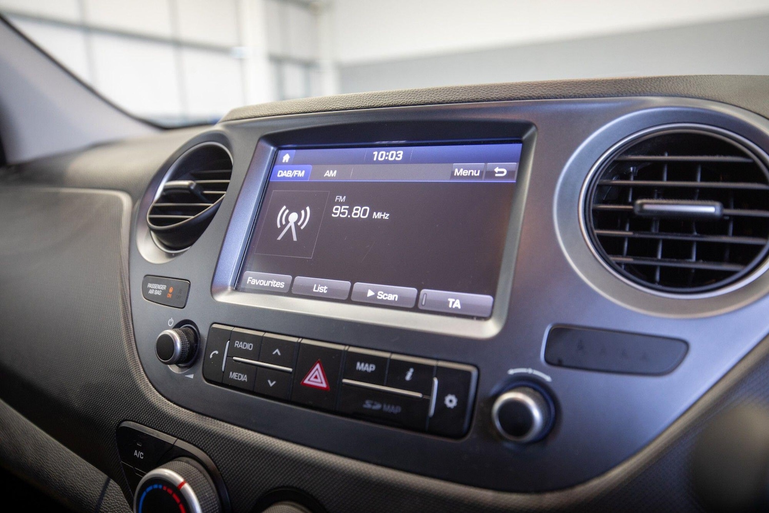 Used Hyundai i10 for sale - 76823607: Photo 21