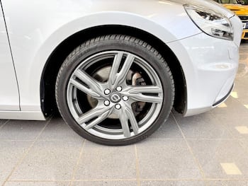 Used Volvo V40 2017 for sale - 79690698: Photo