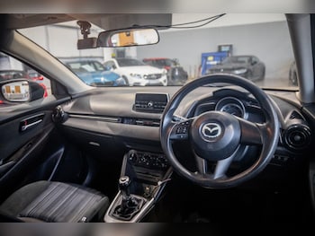Used Mazda Mazda2 2015 for sale - 77564972: Photo