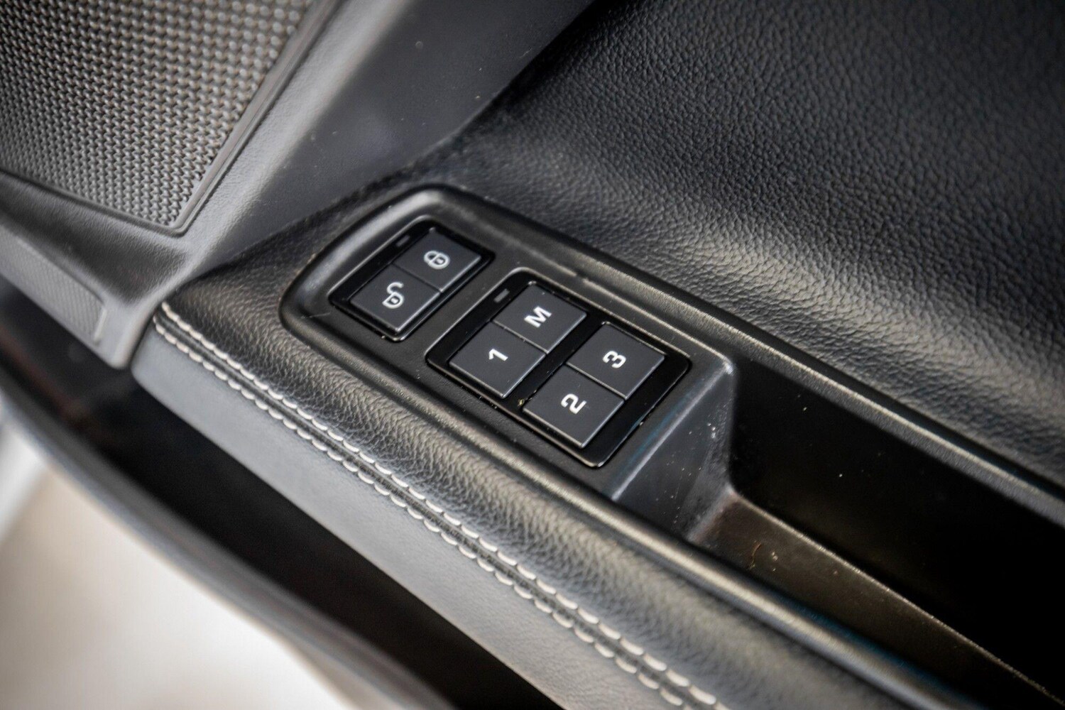 Used Jaguar XE 2017 for sale - 78157255: Photo 17