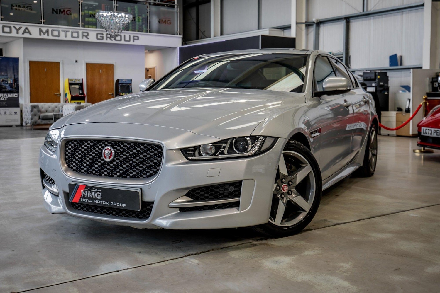 Used Jaguar XE 2017 for sale - 78157255: Photo 4