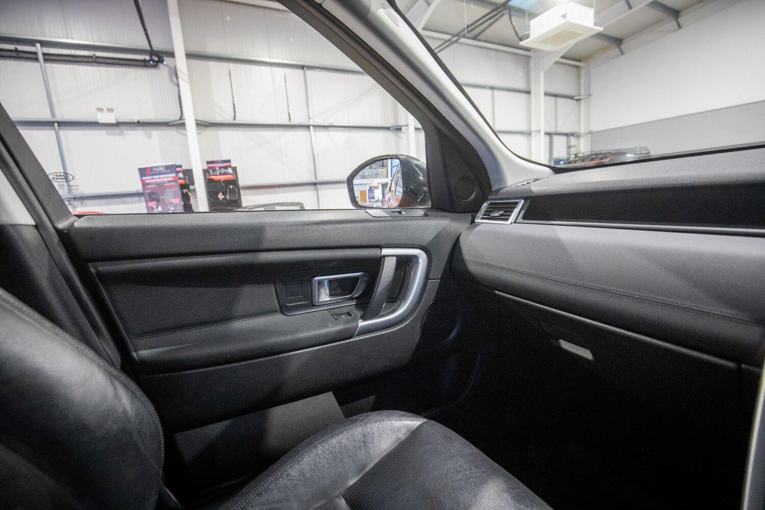 Used Land Rover Discovery Sport for sale - 77484456: Photo 32