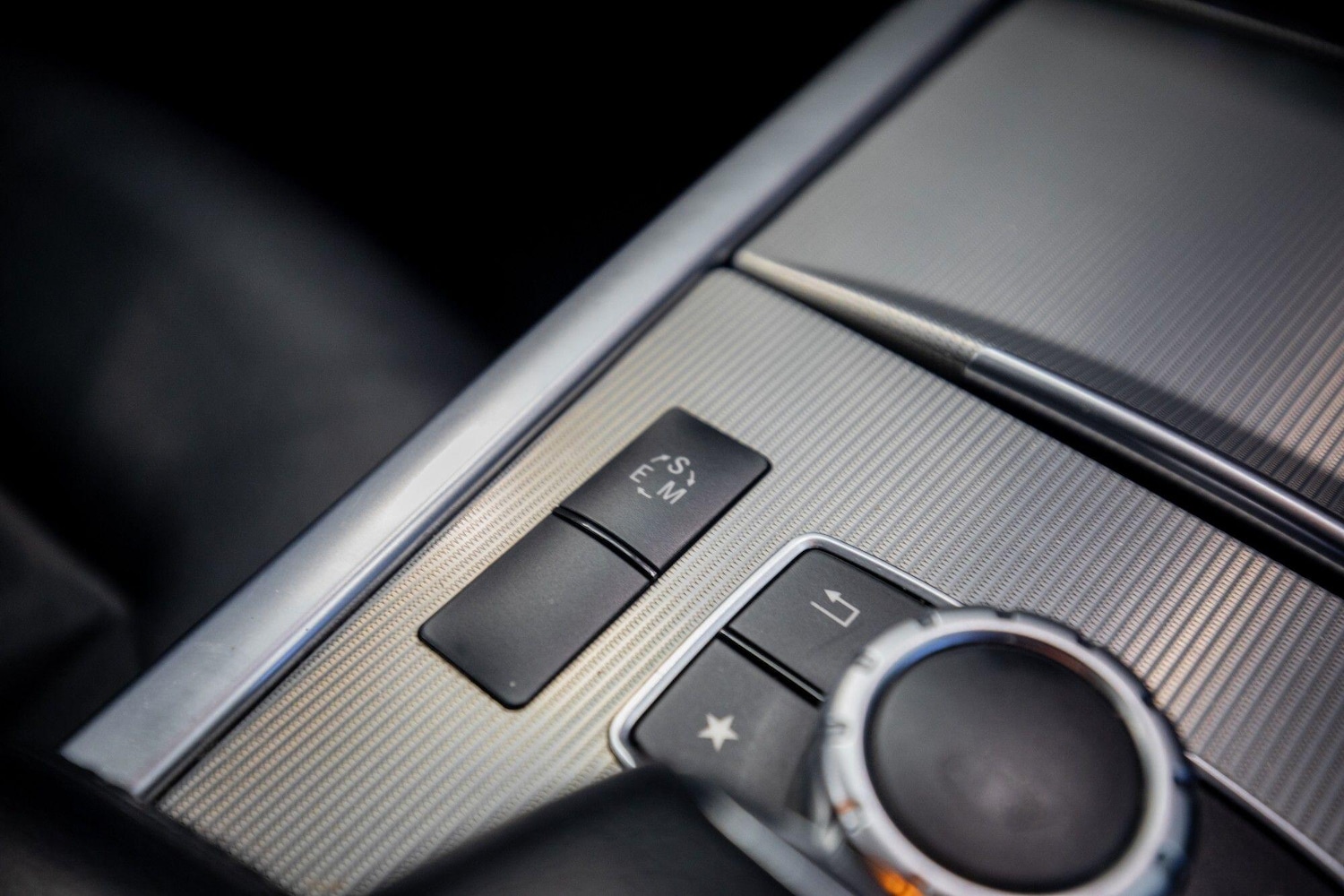 Used Mercedes-Benz E Class 2015 for sale - 76824031: Photo 31