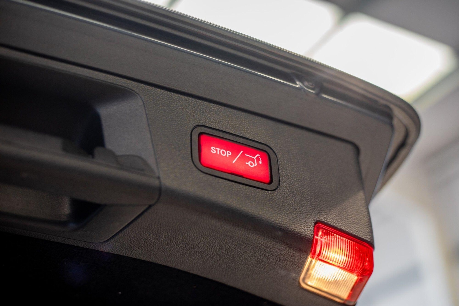 Used Mercedes-Benz E Class 2015 for sale - 76824031: Photo 42