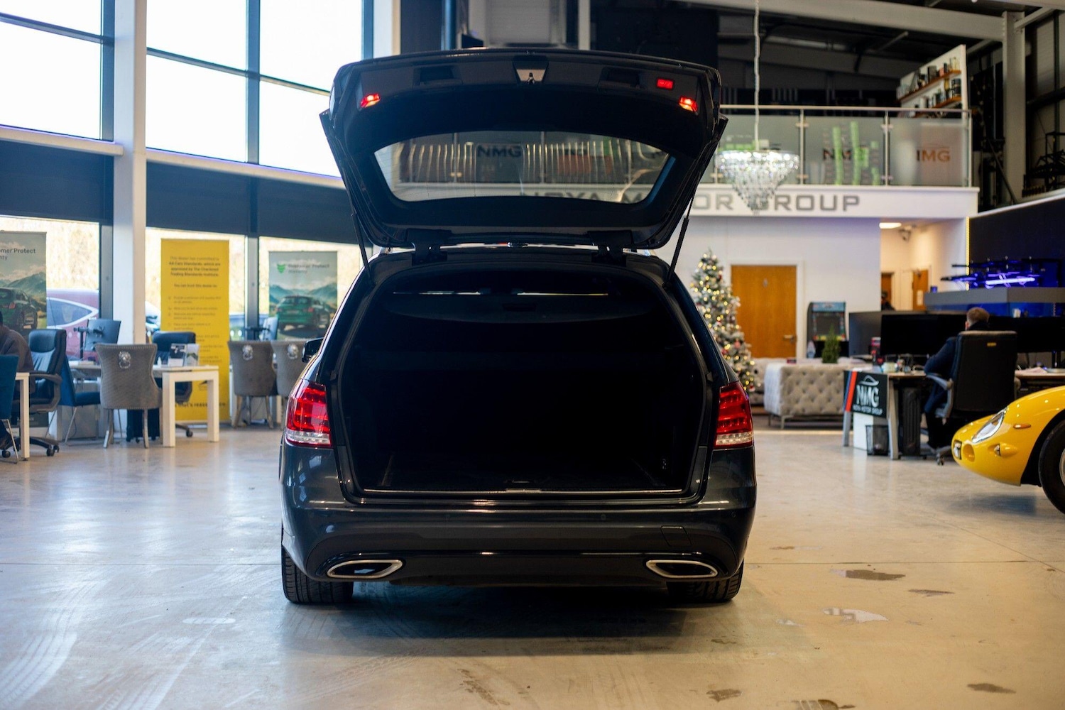 Used Mercedes-Benz E Class 2015 for sale - 76824031: Photo 43