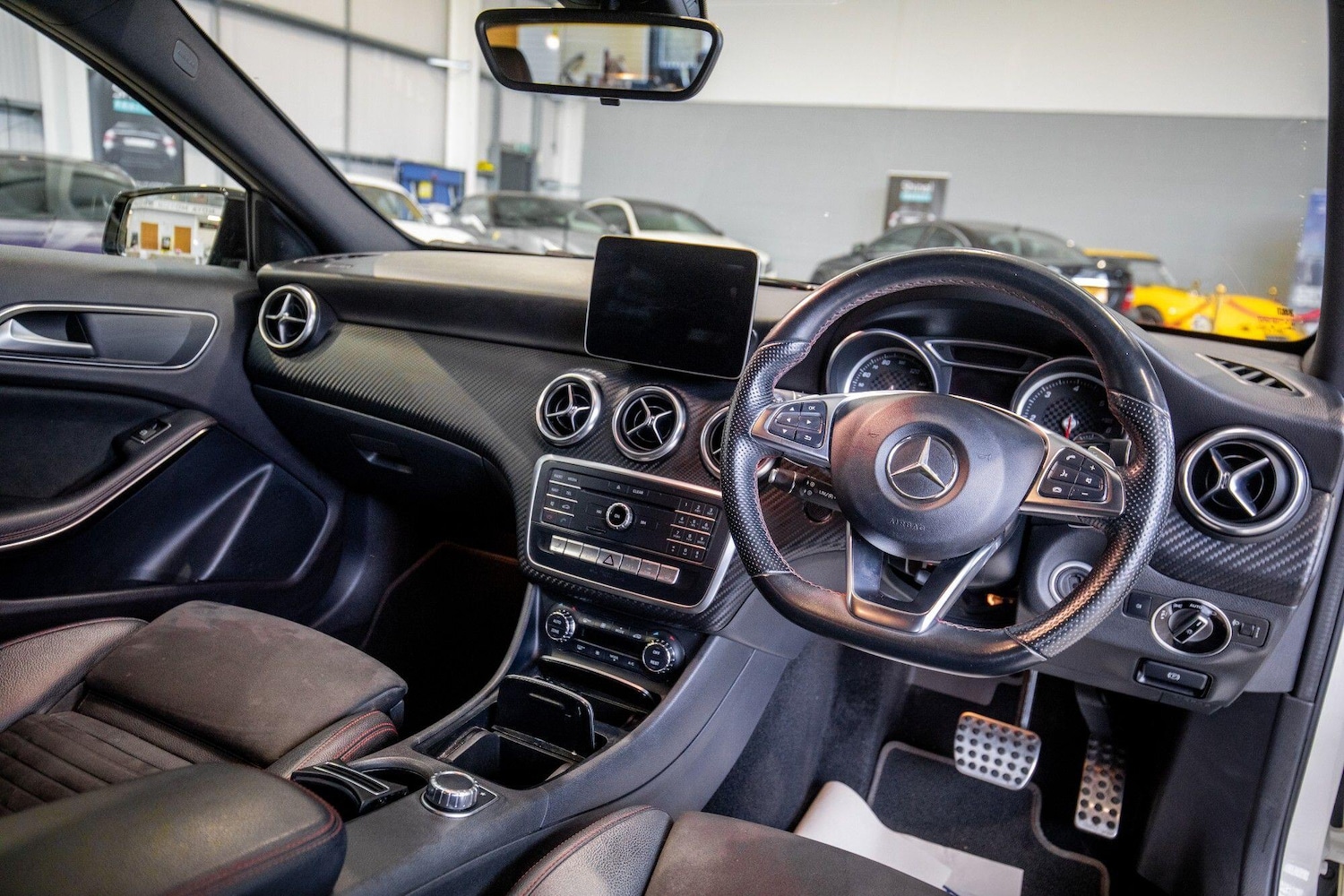 Used Mercedes-Benz A-Class 2017 for sale - 76823395: Photo 2