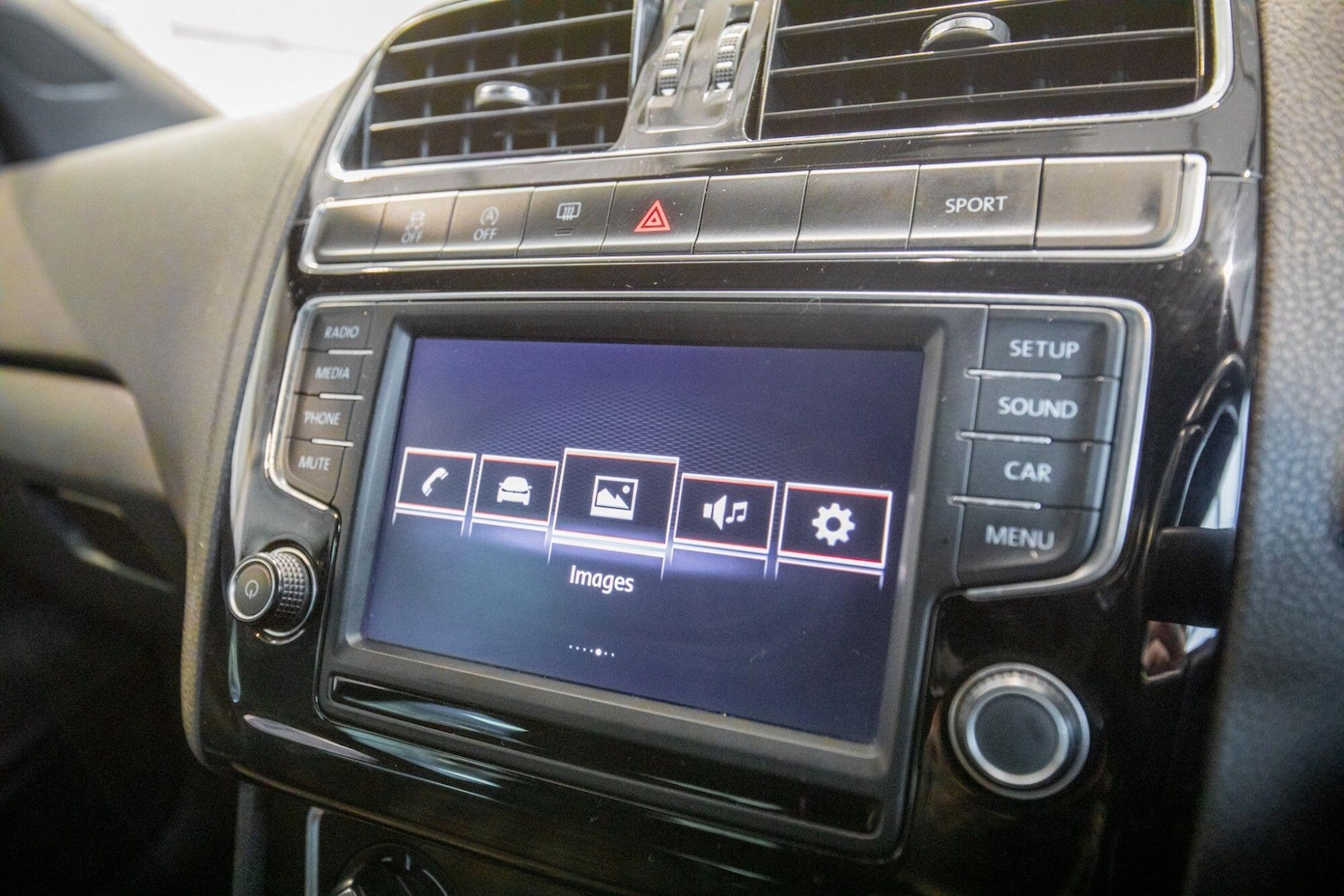 Used Volkswagen Polo 2016 for sale - 78034169: Photo 25