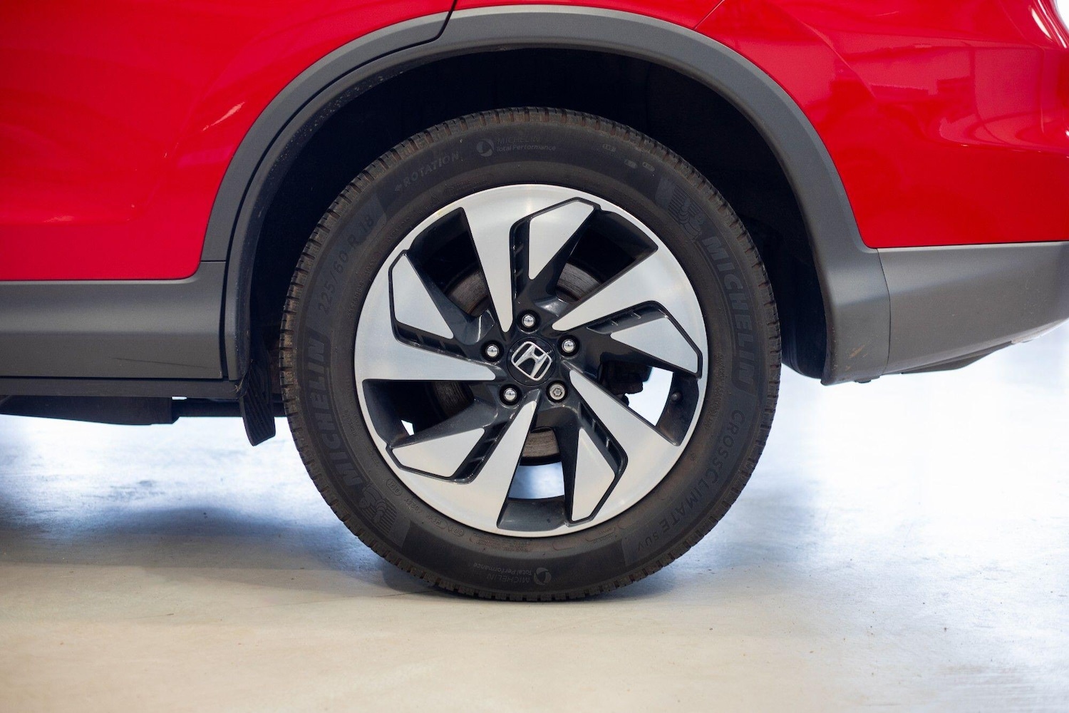 Used Honda CR-V 2017 for sale - 76824479: Photo 4