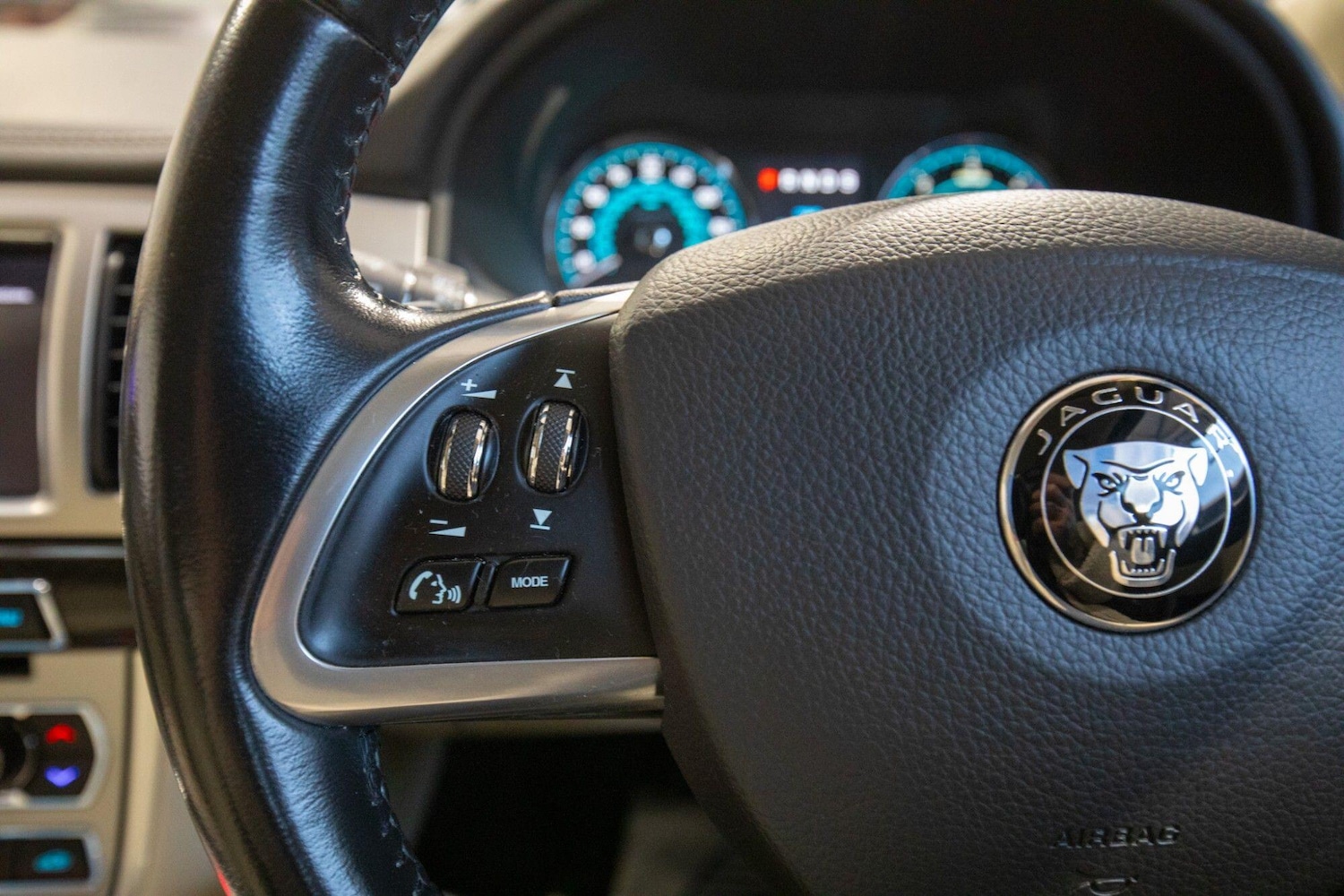 Used Jaguar XF 2014 for sale - 78006350: Photo 20