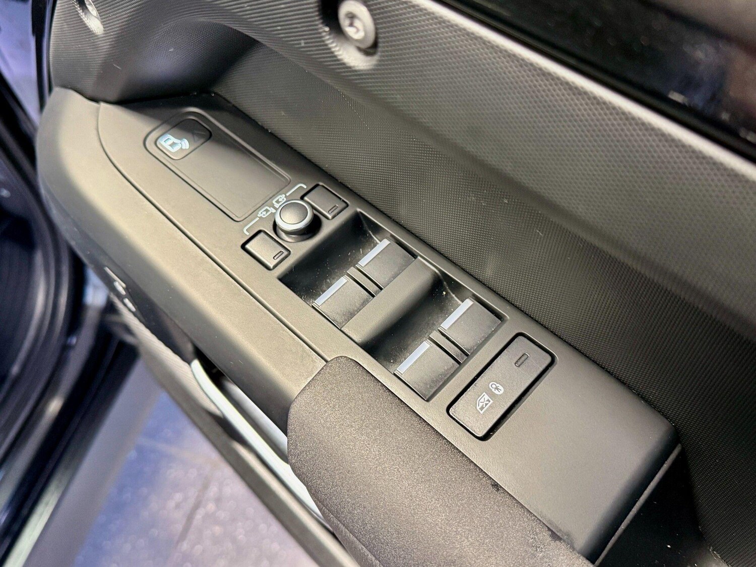 Used Land Rover Defender 2022 for sale - 77455752: Photo 15