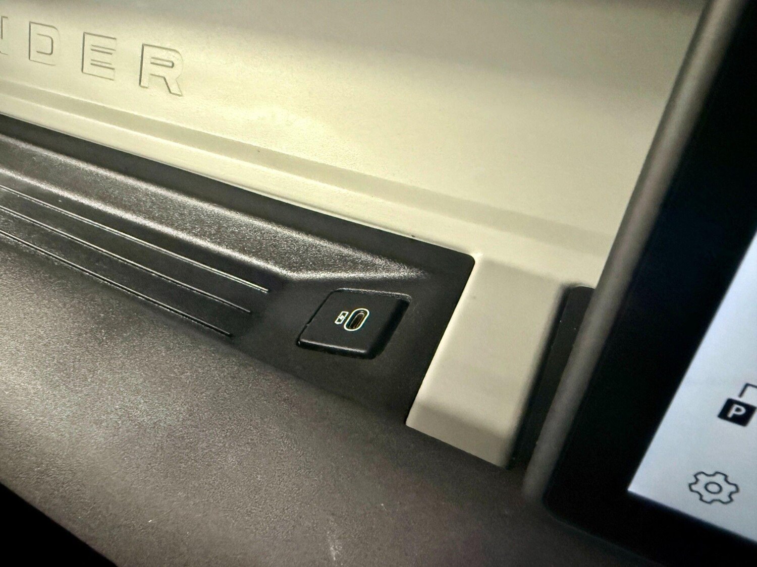 Used Land Rover Defender 2022 for sale - 77455752: Photo 25