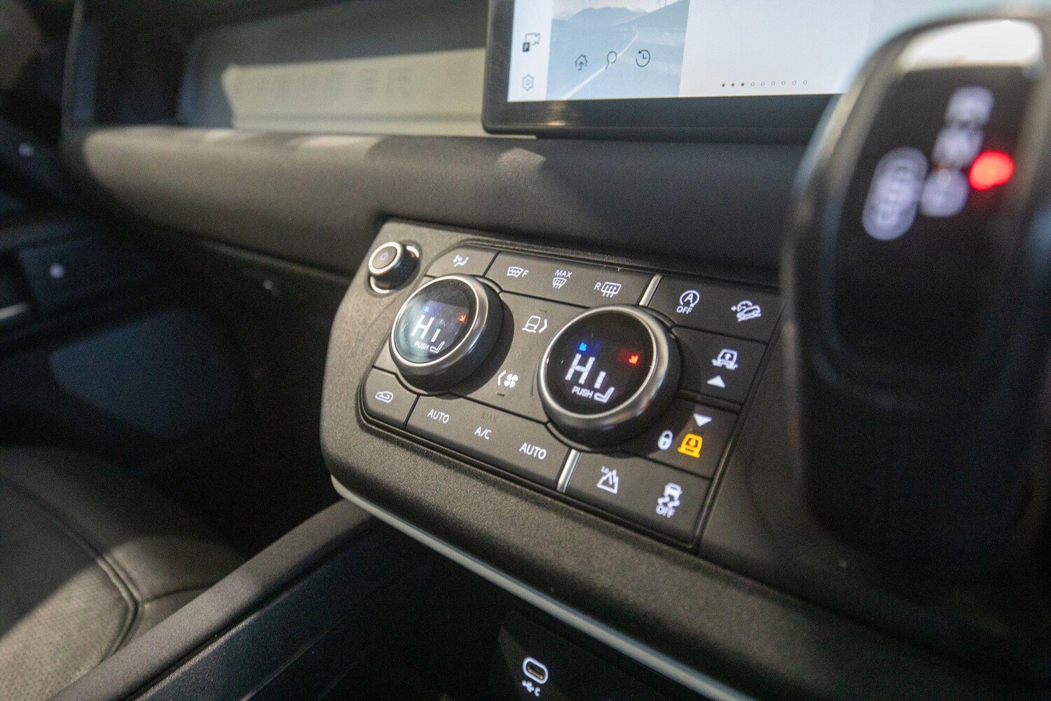 Used Land Rover Defender 2022 for sale - 77455752: Photo 54