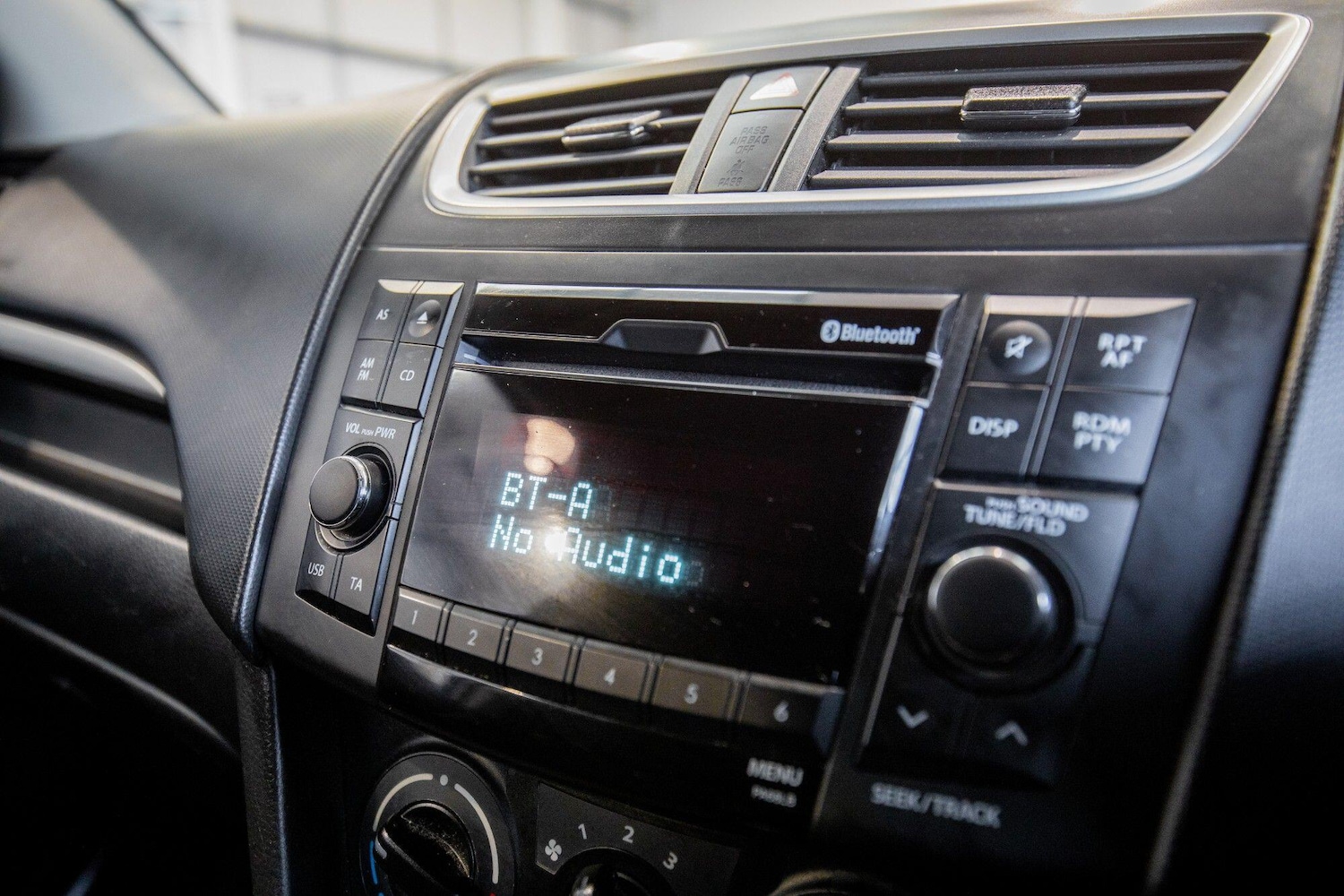 Used Suzuki Swift 2014 for sale - 77696089: Photo 23