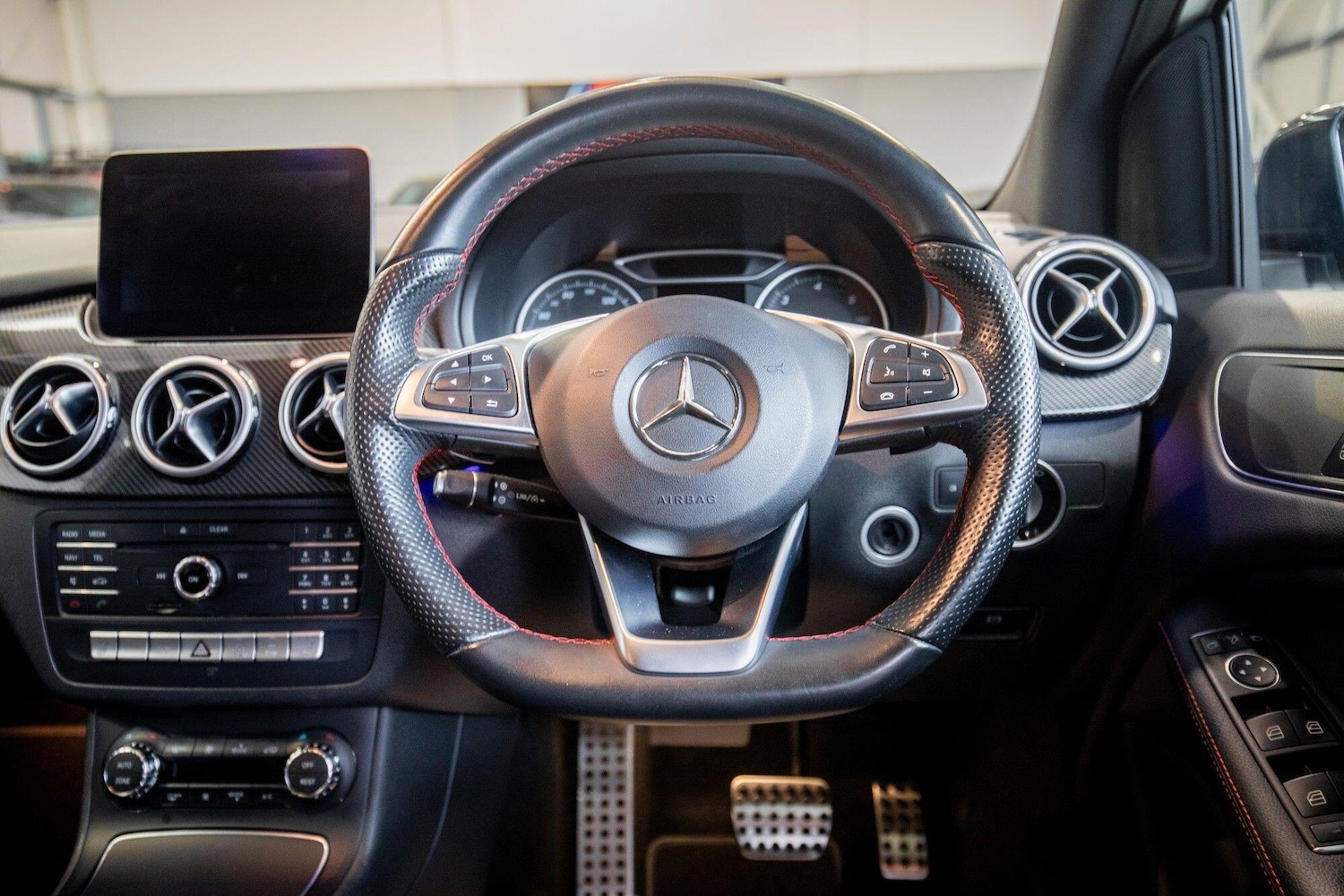 Used Mercedes-Benz B Class 2017 for sale - 77670464: Photo 11