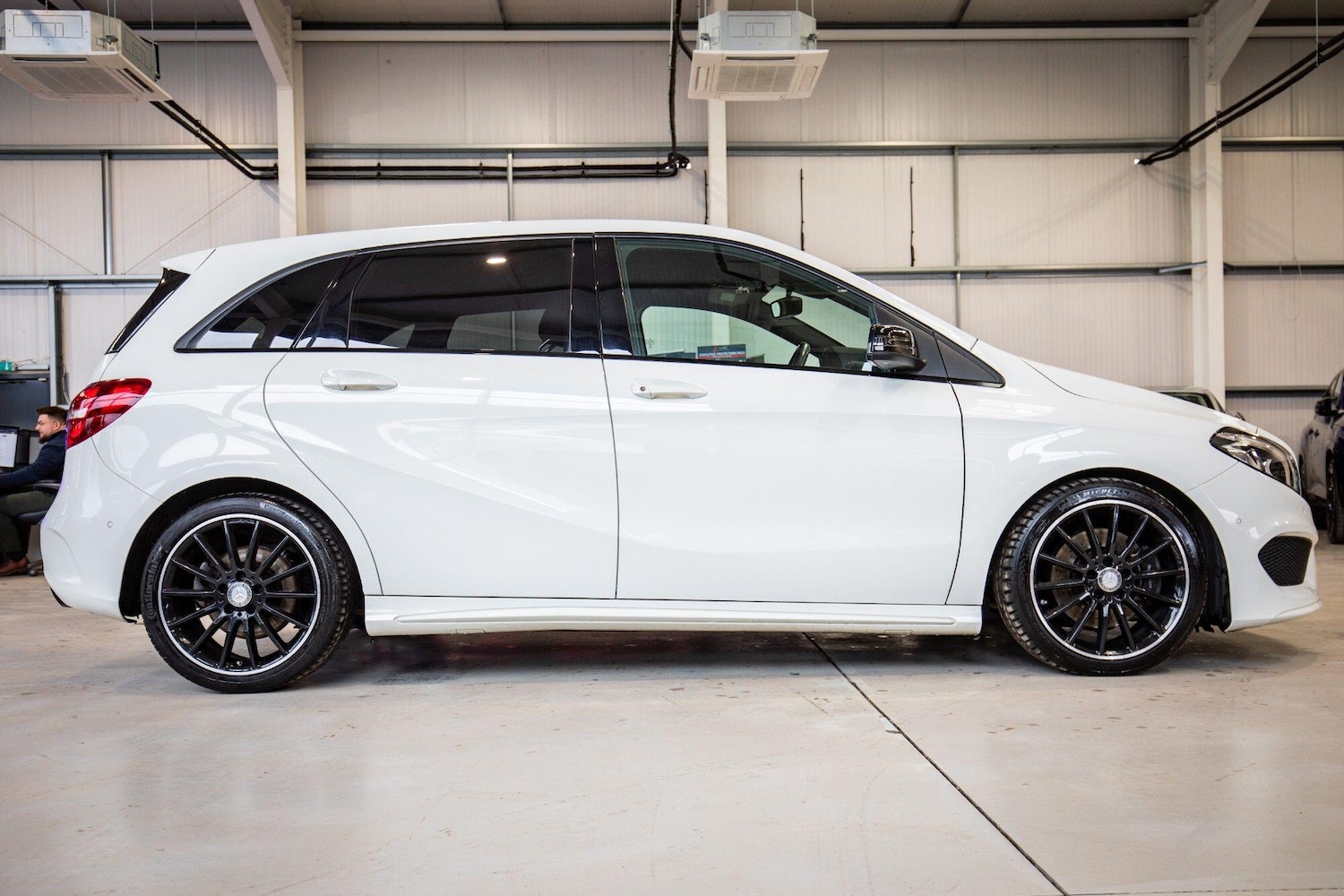 Used Mercedes-Benz B Class 2017 for sale - 77670464: Photo 6