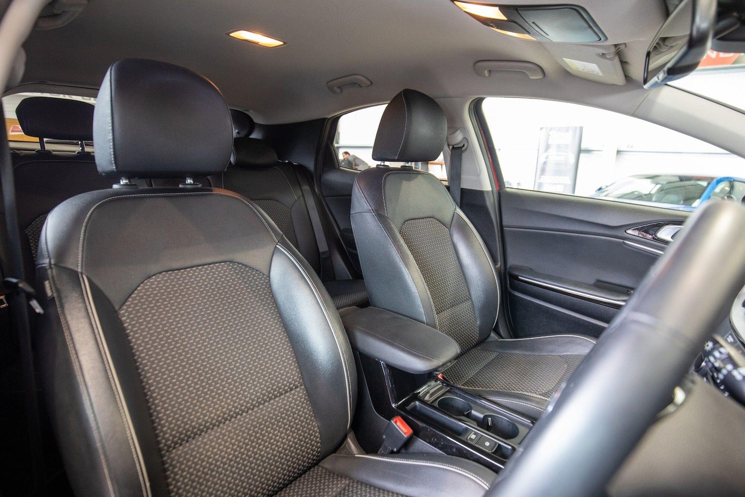 Used Kia XCeed 2020 for sale - 76823744: Photo 2