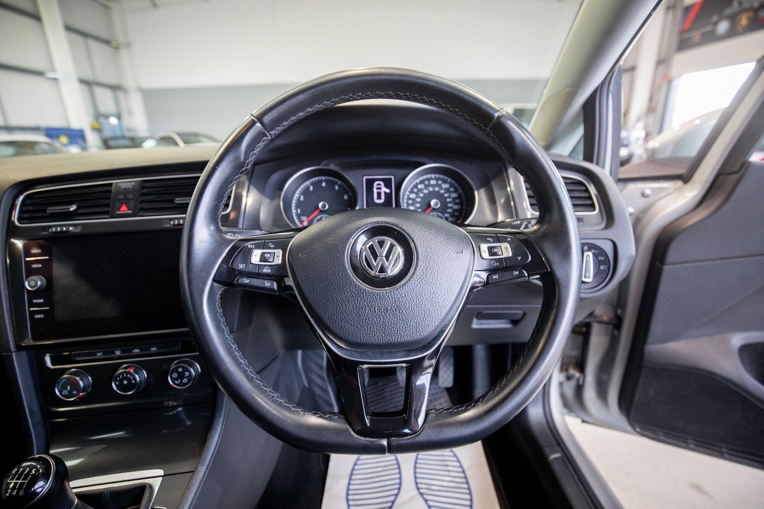 Used Volkswagen Golf 2017 for sale - 76824436: Photo 16