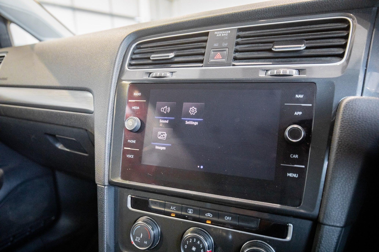 Used Volkswagen Golf 2017 for sale - 76824436: Photo 27